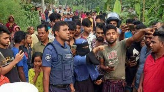 পলাশে কাভার্ড ভ্যানের চাপায় শ্রমিক নিহত