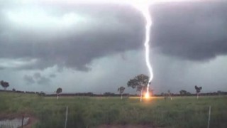 পাবনায় বজ্রপাতে ২ জন নিহত