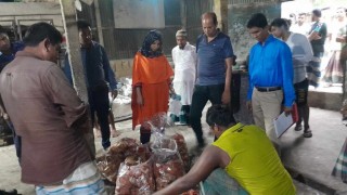 পলাশে অস্বাস্থ্যকর পরিবেশে খাদ্য উৎপাদন, দুই বেকারিকে জরিমানা