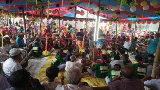 রায়পুরায় ঐতিহ্যবাহী জারিগানের আসরে দর্শনার্থীর উপচেপড়া ভিড় রায়পুরায় ঐতিহ্যবাহী জারিগানের আসরে দর্শনার্থীর উপচেপড়া ভিড়