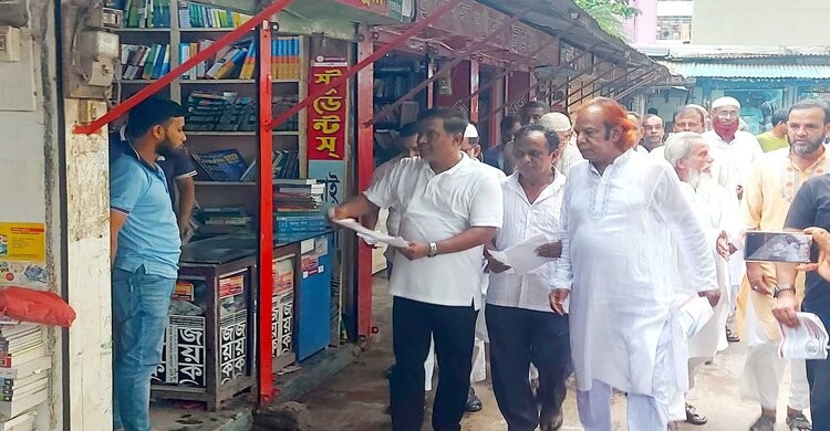 খালেদা জিয়ার মুক্তি ও সুচিকিৎসার দাবিতে নরসিংদী বিএনপির লিফলেট বিতরণ খালেদা জিয়ার মুক্তি ও সুচিকিৎসার দাবিতে নরসিংদী বিএনপির লিফলেট বিতরণ
