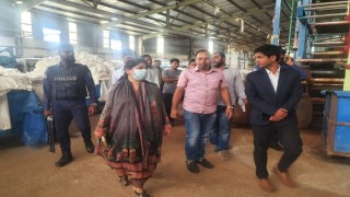 শেখেরচরে দুই বস্ত্রকারখানাকে ১ লাখ ৭০ হাজার টাকা জরিমানা