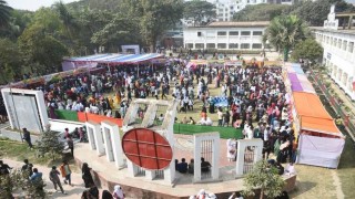 বাহারি পিঠা নিয়ে নরসিংদী সরকারী কলেজে উৎসব