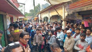 রায়পুরার রাধাগঞ্জে অগ্রণী ব্যাংকের ভেতরে দুই আনসার সদস্যের মরদেহ