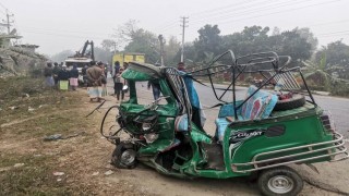 রায়পুরার মাহমুদাবাদে পিকাপ-সিএনজি সংঘর্ষে চালক নিহত, আহত এক