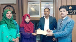 পলাশে আয়বর্ধক প্রশিক্ষণ ভাতার চেক বিতরণ