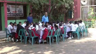 ভেলানগর প্রাথমিক বিদ্যালয়ে শ্রেণিকক্ষ সংকটে ব্যাহত হচ্ছে পাঠদান