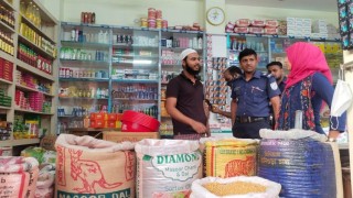 পলাশে ভ্রাম্যমান আদালতের অভিযান, চার দোকানে ২২ হাজার টাকা জরিমানা