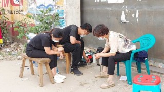 নরসিংদীর কারখানায় চীনা প্রকৌশলী নিহত, ক্ষতিপূরণের দাবীতে পরিবারের অবস্থান