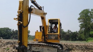 পলাশে রাতের আঁধারে লিচু বাগান কেটে ফেলার অভিযোগ