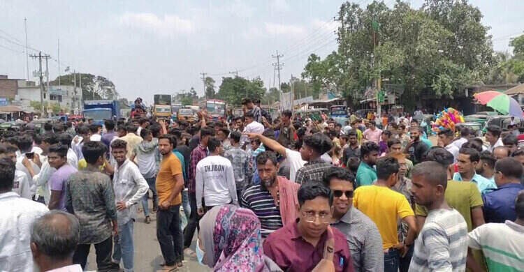 বেলাবতে ছাত্রীর সঙ্গে প্রধান শিক্ষকের অশালীন আচরণের অডিও ভাইরাল, শিক্ষার্থীদের বিক্ষোভ বেলাবতে ছাত্রীর সঙ্গে প্রধান শিক্ষকের অশালীন আচরণের অডিও ভাইরাল, শিক্ষার্থীদের বিক্ষোভ