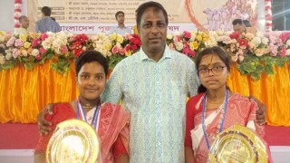 জাতীয় গীতাপাঠ প্রতিযোগীতায় সেরা তিনে নরসিংদীর দুইজন