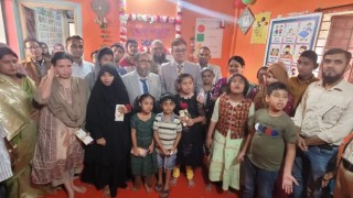 জেলা প্রশাসন বুদ্ধি প্রতিবন্ধী ও অটিস্টিক বিদ্যালয়ে ক্লাস পার্টি অনুষ্ঠিত