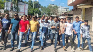 পলাশে আ’লীগের বিরুদ্ধে ছাত্রদলের বিক্ষোভ