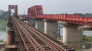 ঘোড়াশালে ব্রীজের কাজ করার সময় ট্রেনে কাটাপড়ে শ্রমিক নিহত