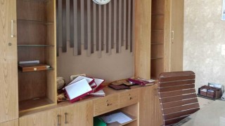 নরসিংদী উপজেলা চেয়ারম্যানের কক্ষে ভাংচুর, ক্ষতিপূরণ আদায় করে মীমাংসা করলেন ইউএনও