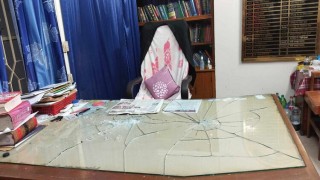 নরসিংদীতে আইনজীবী সমিতি ভবনে হামলায় আহত ৫ আইনজীবী