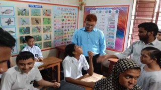 নরসিংদী জেলা প্রশাসন বুদ্ধি প্রতিবন্ধী ও অটিস্টিক বিদ্যালয় পরিদর্শনে জেলা প্রশাসক