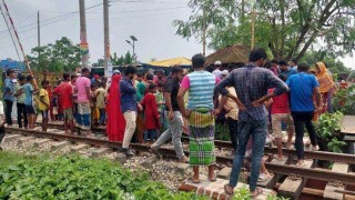 নরসিংদীতে রেললাইন কালভার্টের নীচে ইজিবাইক চালকের মরদেহ 