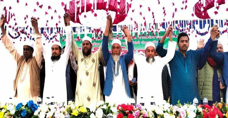 পলাশে জামায়াতের সভায় হামলার প্রতিবাদে ৫ দলের প্রার্থীর যৌথ প্রতিবাদ