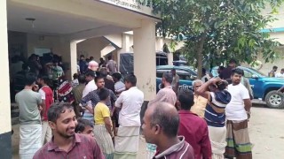 আমিরগঞ্জ ইউপি কার্যালয়ে যুবকের ছুরিকাঘাতে ব্যবসায়ী নিহত আমিরগঞ্জ ইউপি কার্যালয়ে যুবকের ছুরিকাঘাতে ব্যবসায়ী নিহত