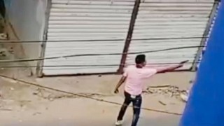 পলাশে বিএনপির দু’পক্ষের সংঘর্ষে গুলিবর্ষণের ভিডিও ভাইরাল পলাশে বিএনপির দু’পক্ষের সংঘর্ষে গুলিবর্ষণের ভিডিও ভাইরাল