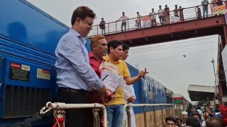 নরসিংদীতে ৩ আন্তঃনগর ট্রেনের যাত্রাবিরতির উদ্বোধন