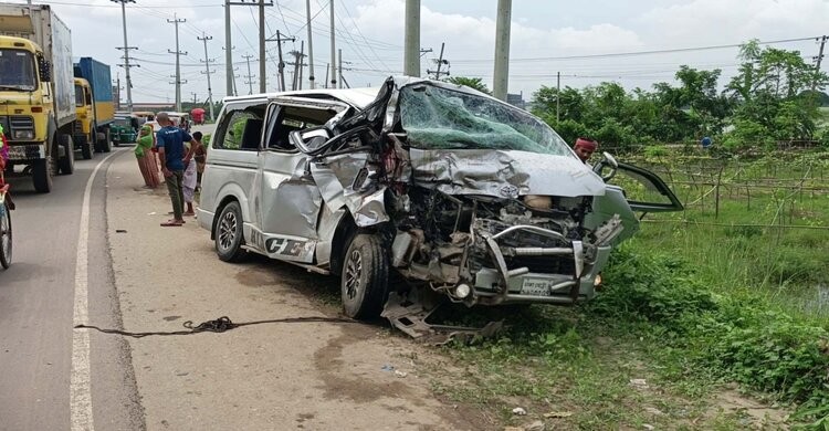 পাঁচদোনায় তিন গাড়ির সংঘর্ষে শিশুসহ নিহত ২, আহত ১২ পাঁচদোনায় তিন গাড়ির সংঘর্ষে শিশুসহ নিহত ২, আহত ১২