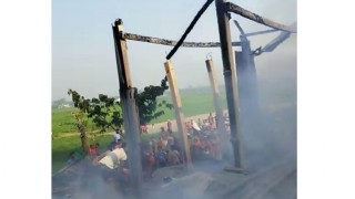 নরসিংদীতে বসতঘরে আগুন লেগে ঘুমন্ত শিশুর মৃত্যু