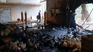 পাঁচদোনায় অবৈধ ব্যাটারী কারখানায় আগুন, ৭ শ্রমিক দগ্ধ পাঁচদোনায় অবৈধ ব্যাটারী কারখানায় আগুন, ৭ শ্রমিক দগ্ধ