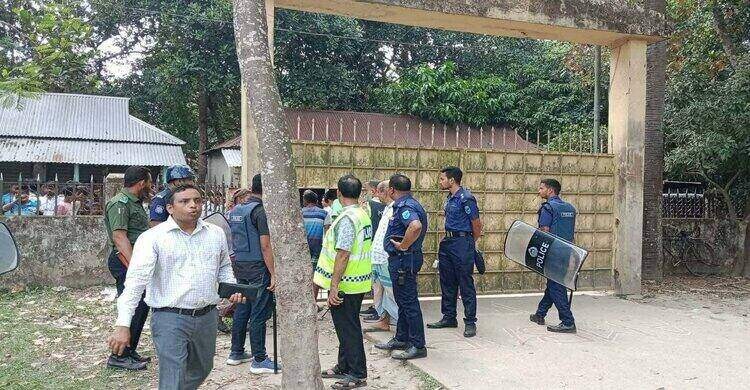 শিবপুরে প্রাইভেট পড়াতে রাজি না হওয়ায় শিক্ষকের ওপর হামলা, দুই তরুণ গ্রেপ্তার
