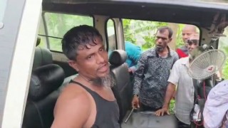 মাইক্রোবাসে করে রক্তাক্ত বৃদ্ধকে গুমের চেষ্টার সময় চালক আটক