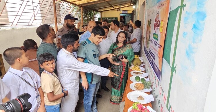 নরসিংদী জেলা প্রশাসন বুদ্ধি প্রতিবন্ধী ও অটিস্টিক বিদ্যালয়ে ফল উৎসব অনুষ্ঠিত