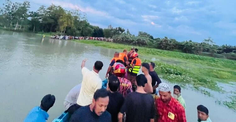 শিবপুরে গোসলে নেমে নদীতে ডুবে নারীসহ ৪ জন নিখোঁজ